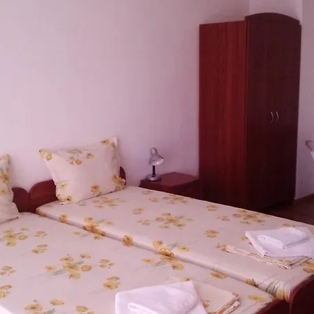 Prt Rainbow Pensión 2*